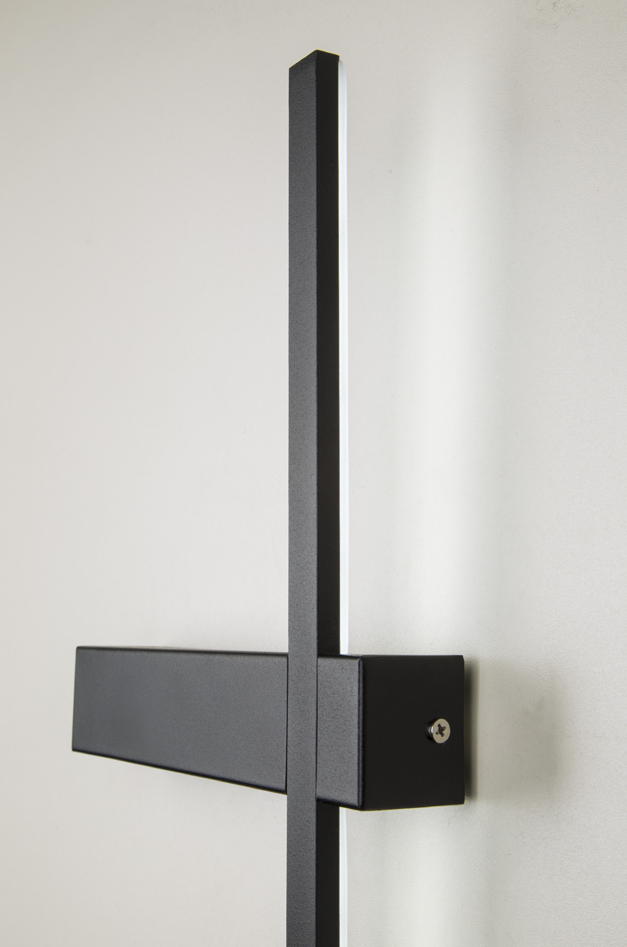 L7365-1 BK (2).jpg